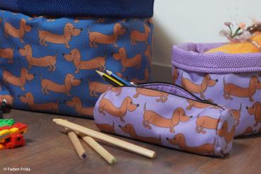 Preview: Outdoorstoff Happy Collection Dackel braun/flieder by Swafing von Cherry Picking